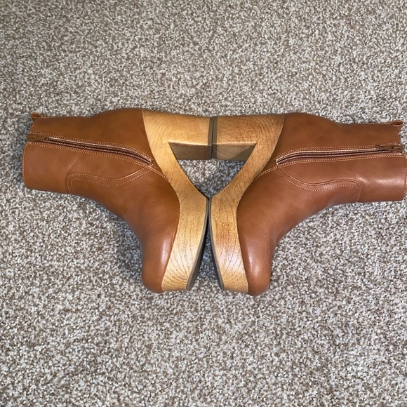 Universal Thread Platform Boots | Size 6 | Color: Chestnut - Picture 2 of 4